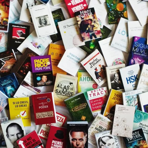 The Secret to Buying Physical Books in Havana: Our Experience with Moe Libros